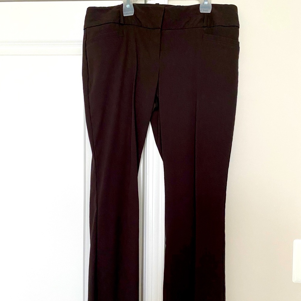 NWOT Limited Women’s Dark Brown Exact Stretch Pant